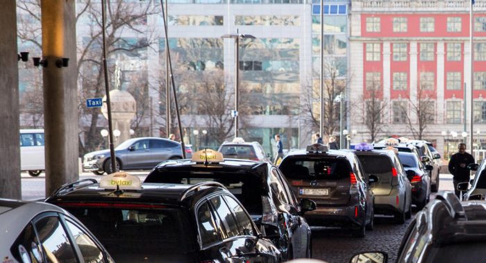Norway wireless charging for electric taxis