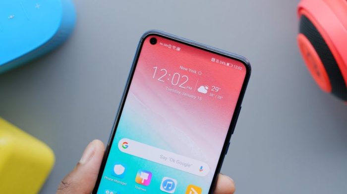 Samsung smartphones drop hole in display
