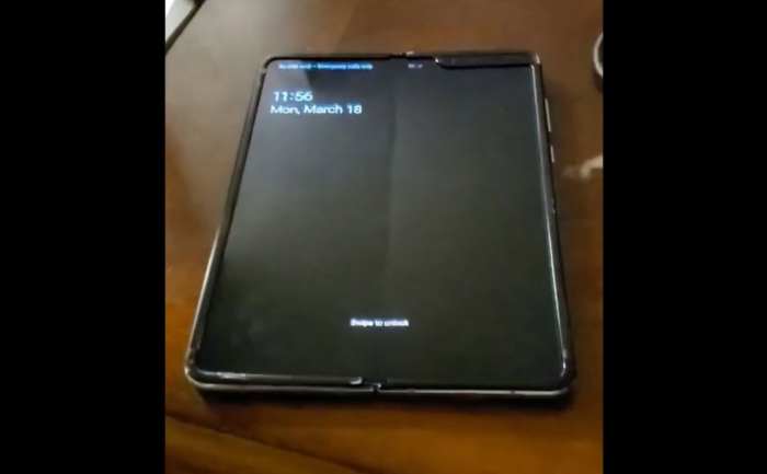 Leaked samsung galaxy fold video crease